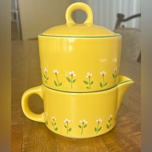 Vintage Retro Yellow Teleflora Daisy Cream & Sugar Set